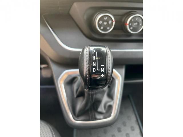 Renault Trafic image 8