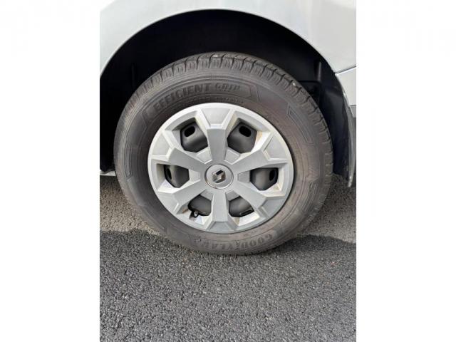 Renault Trafic image 2