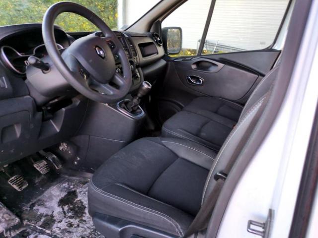 Renault Trafic image 2