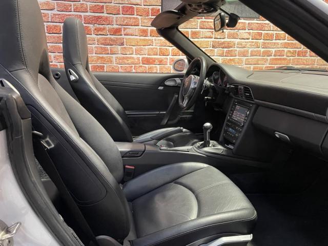 Porsche 911 image 1