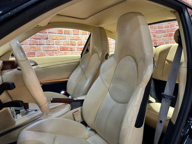 Porsche 911 image 9