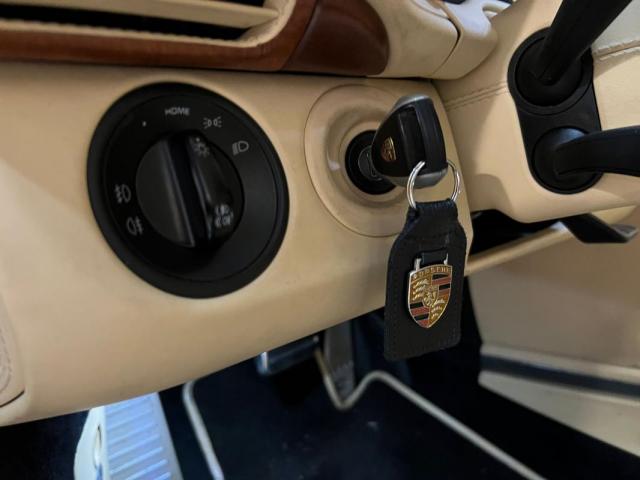 Porsche 911 image 1