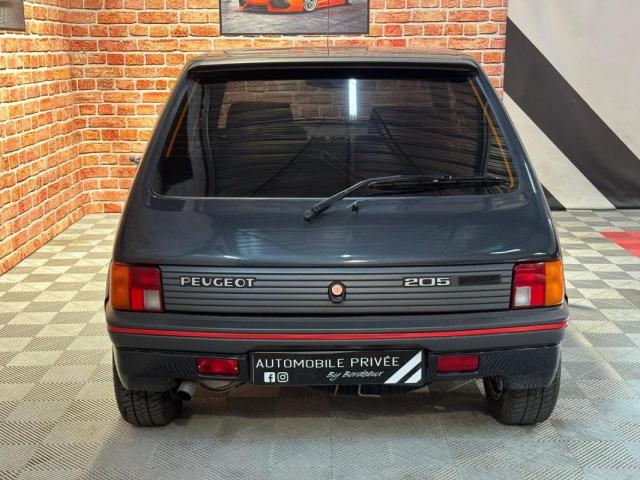 Peugeot 205 image 6