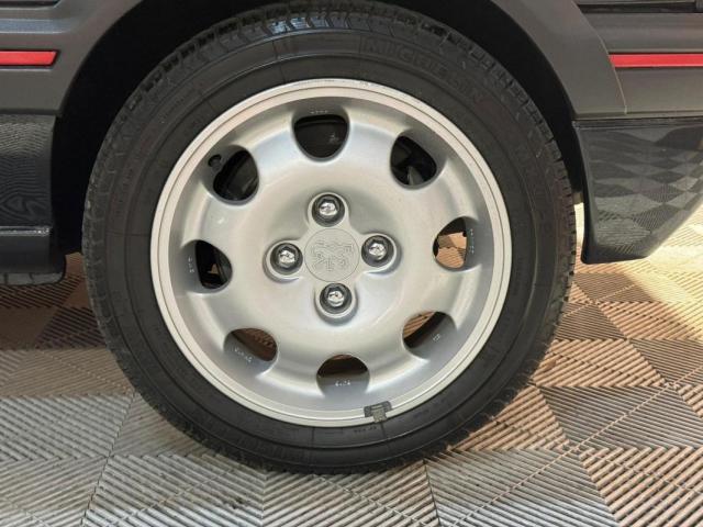 Peugeot 205 image 3