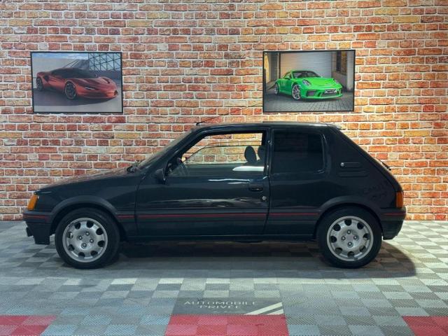 Peugeot 205 image 2