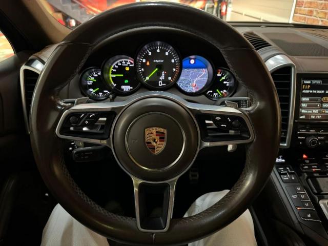 Porsche Cayenne image 3