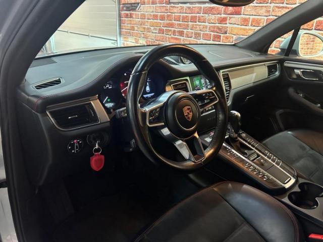 Porsche Macan image 6