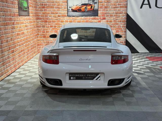 Porsche 911 image 9