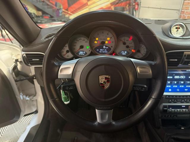 Porsche 911 image 7