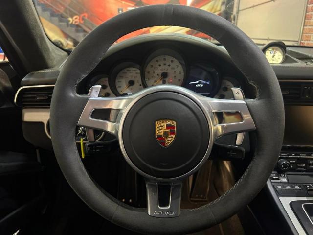 Porsche 911 image 6