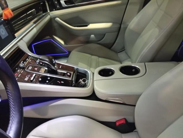 Porsche Panamera image 2