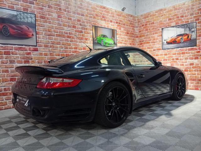Porsche 911 image 8