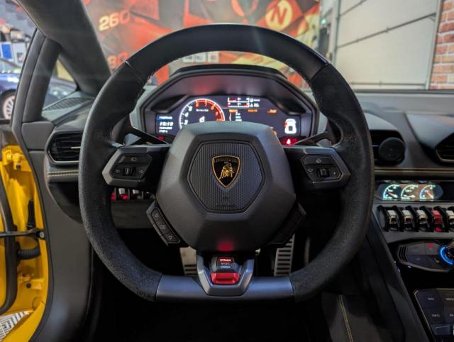 Lamborghini Huracán image 4