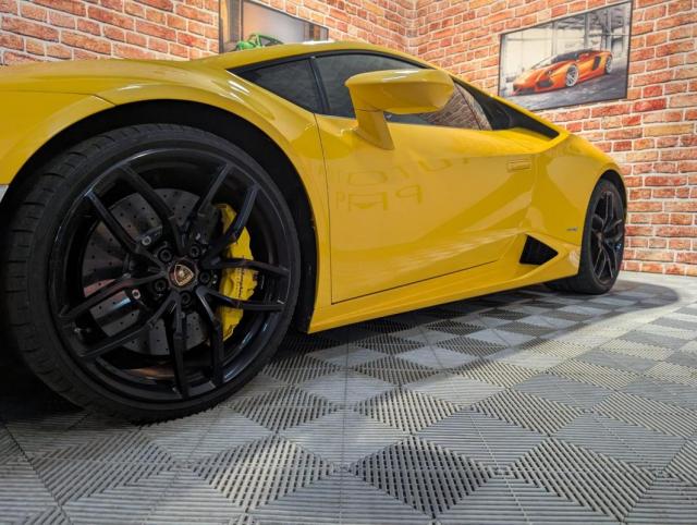 Lamborghini Huracán image 5