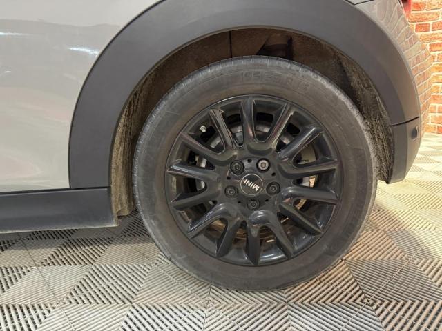 Mini Cooper image 5