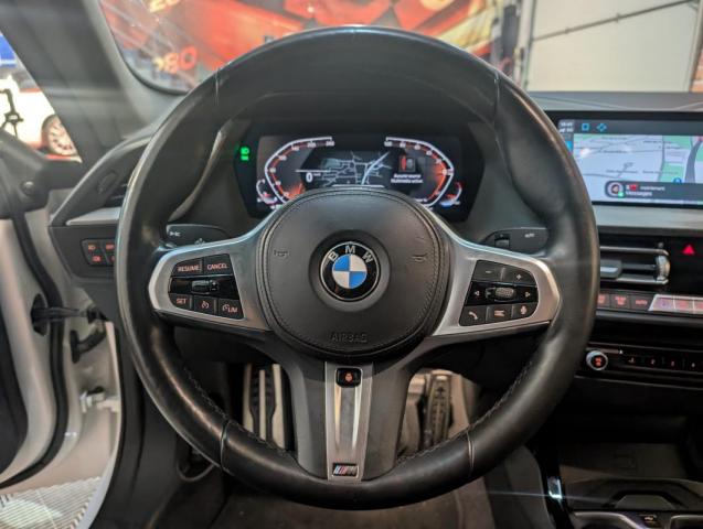 Bmw 218 image 8