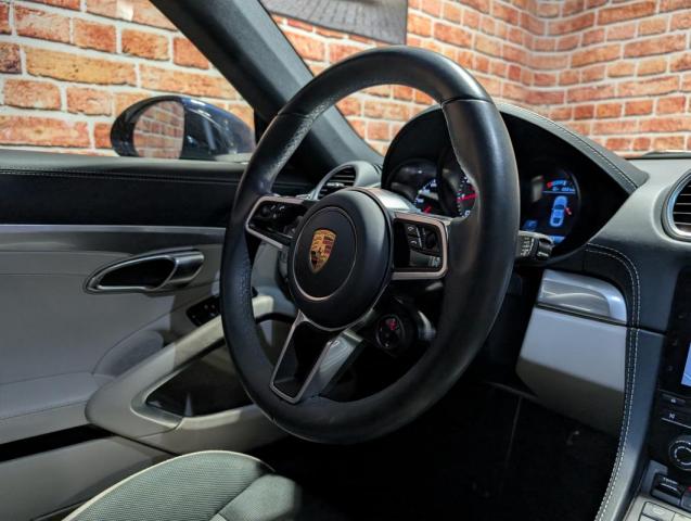 Porsche 718 Cayman image 3