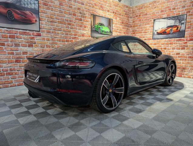 Porsche 718 Cayman image 2