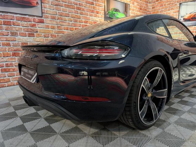 Porsche 718 Cayman image 1