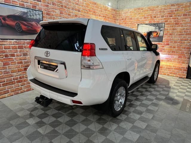 Toyota Land Cruiser image 8