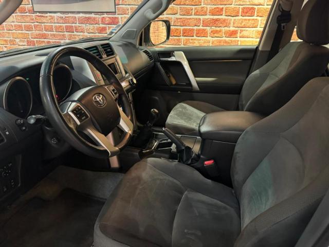 Toyota Land Cruiser image 7