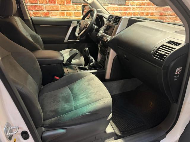 Toyota Land Cruiser image 6