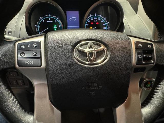 Toyota Land Cruiser image 9