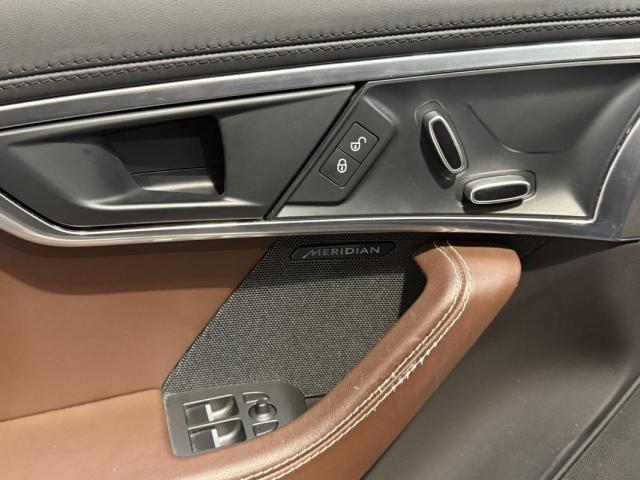 Jaguar F-Type image 9