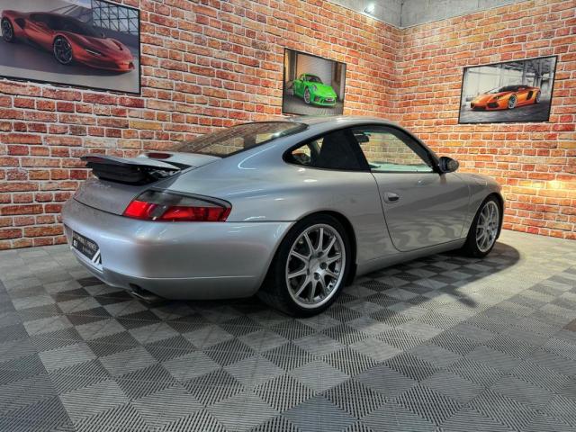 Porsche 911 image 2