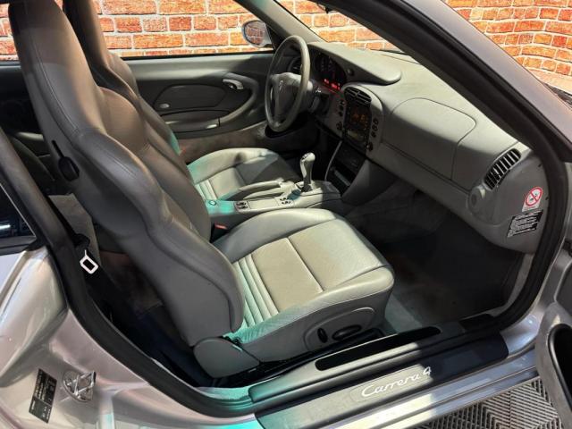 Porsche 911 image 3