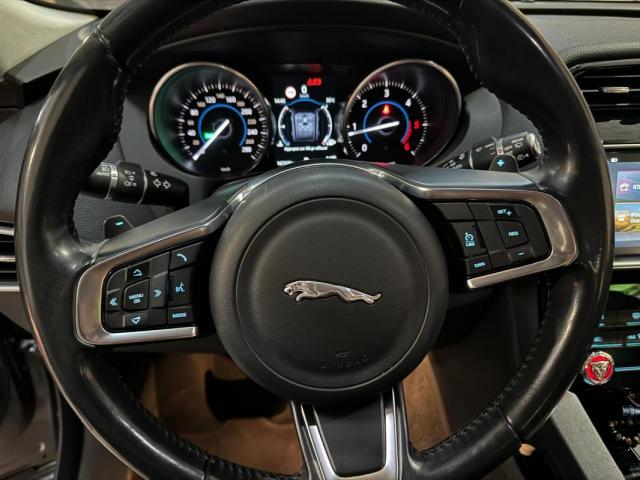 Jaguar F-Pace image 9