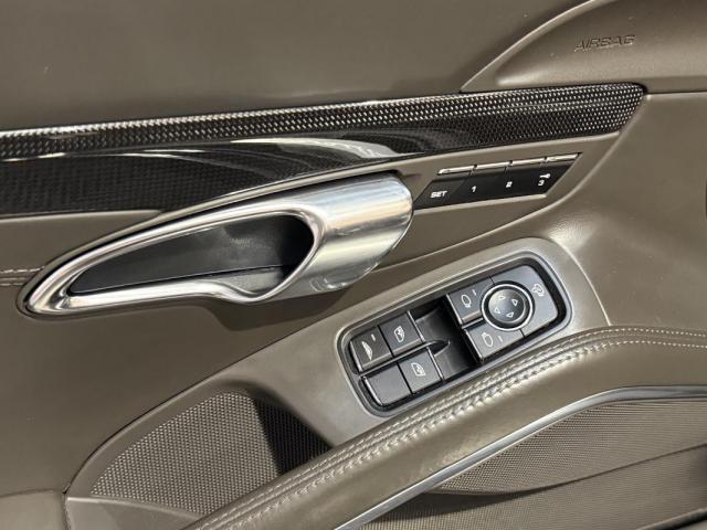 Porsche 911 image 9