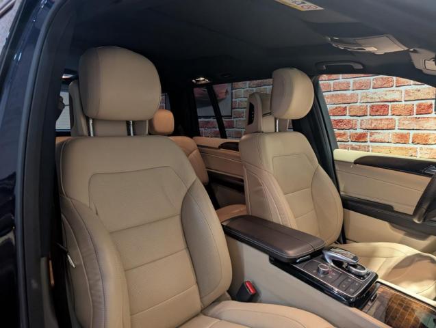 Mercedes Benz Gls image 8