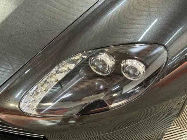 Aston Martin V8 Vantage image 1