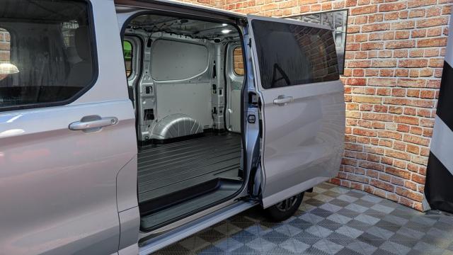 Ford Transit Custom image 5