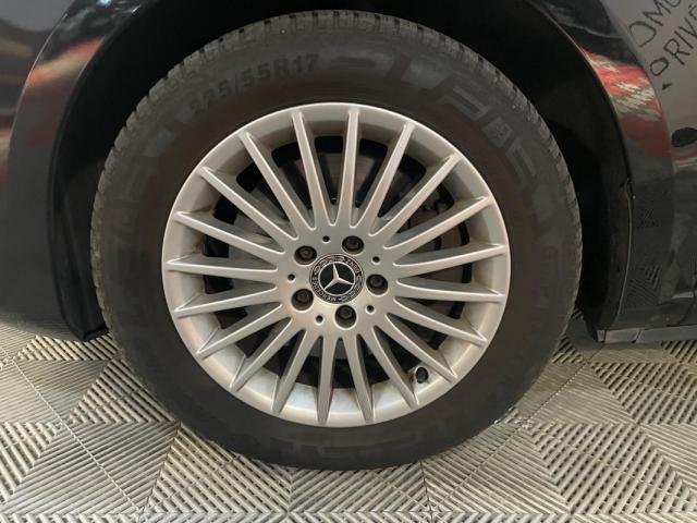 Mercedes Benz V 250 image 4