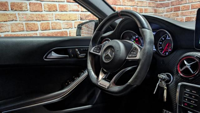 Mercedes Benz A 45 image 6