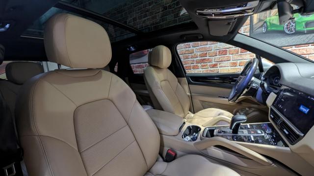 Porsche Cayenne image 7