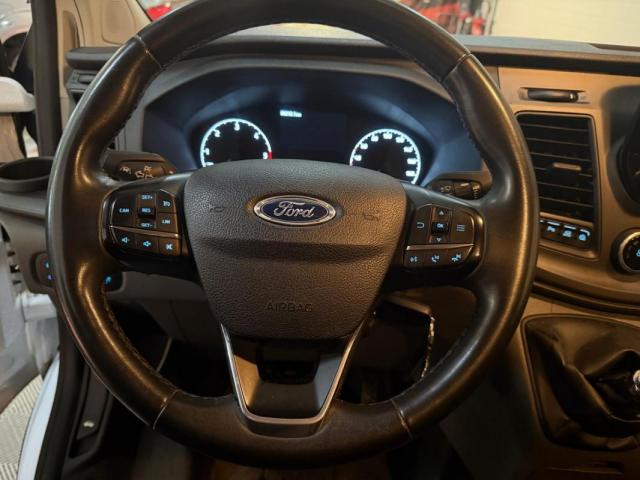 Ford Transit Custom image 4