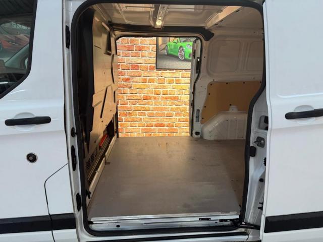 Ford Transit Custom image 6