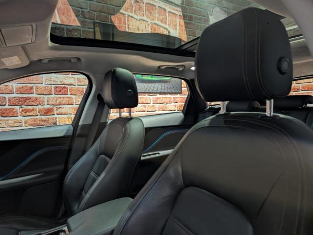 Jaguar F-Pace image 2