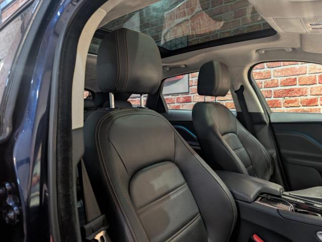 Jaguar F-Pace image 9