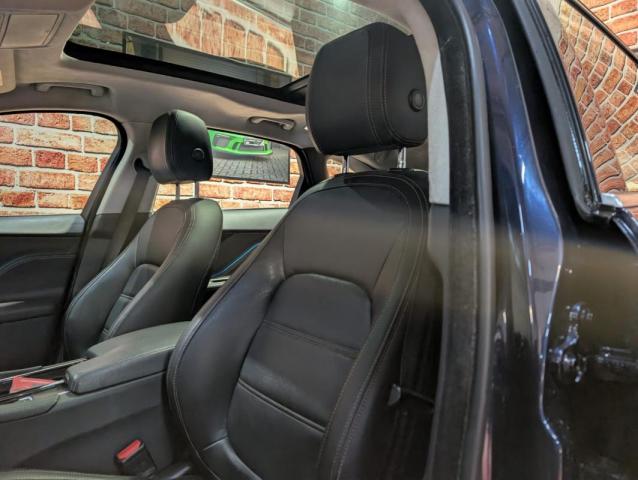 Jaguar F-Pace image 3