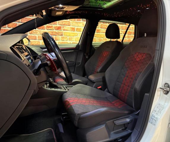 Volkswagen Golf image 8