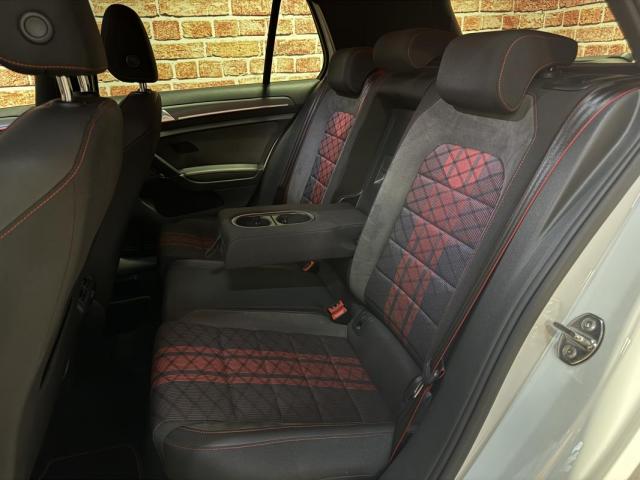 Volkswagen Golf image 4