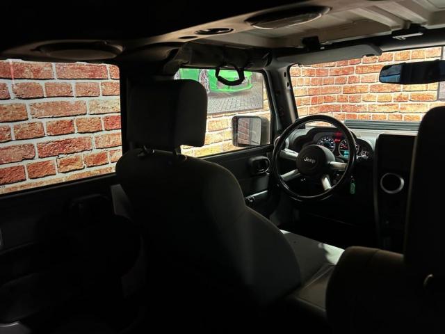 Jeep Wrangler image 3