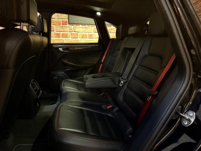 Porsche Macan image 8