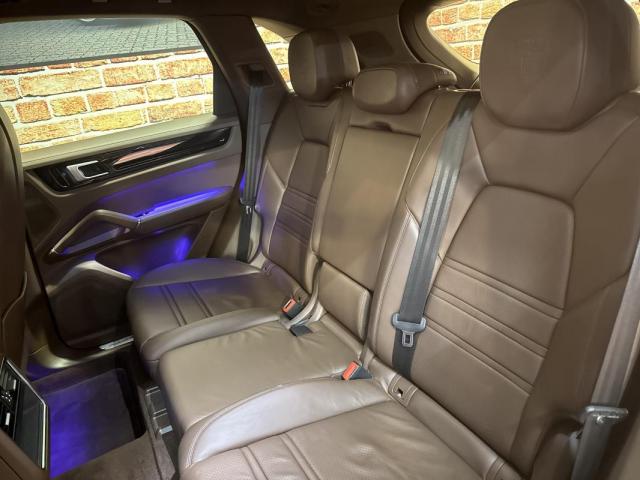 Porsche Cayenne image 1