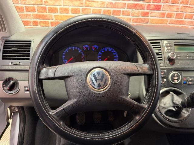 Volkswagen T5 Multivan image 5