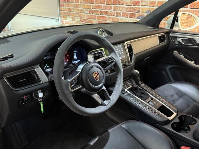 Porsche Macan image 6